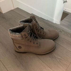 Timberland women’s grey field Mid Lace-up boots